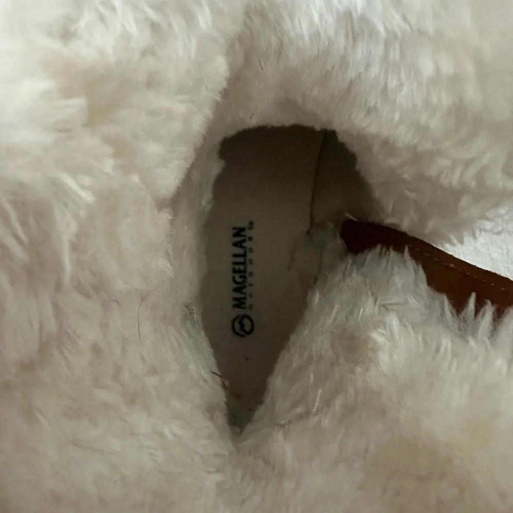 Magellan, Faux Suede, Trimmed With Faux Sherpa Fur. Sz 1 Very Good Condition